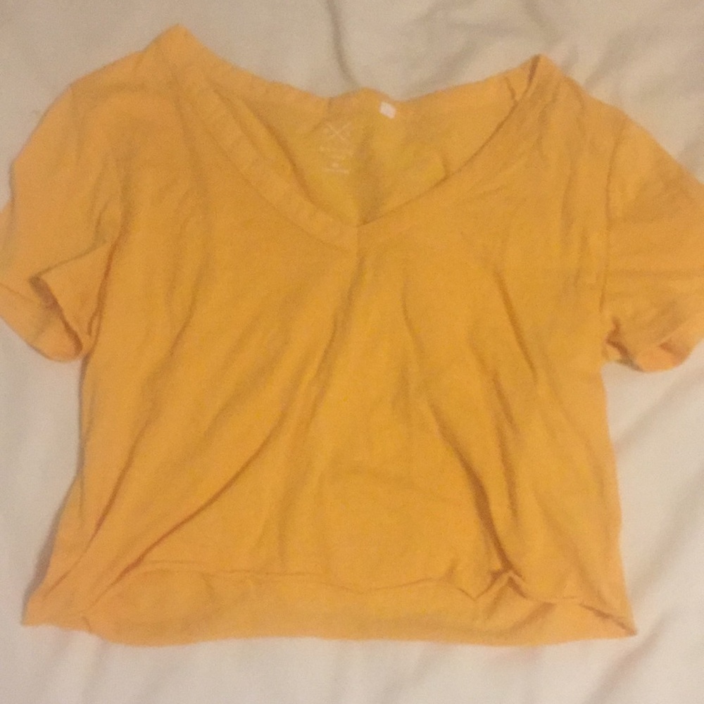 Yellow v-neck cropped tee